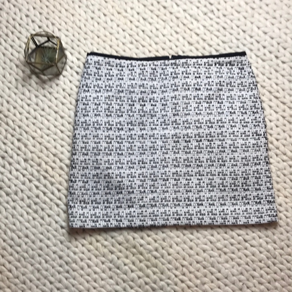 EUC Black and White Vince Camuto Pencil Skirt - Picture 1 of 3